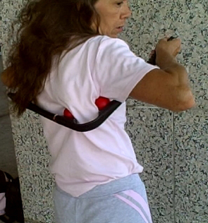 acu-masseur on scapula